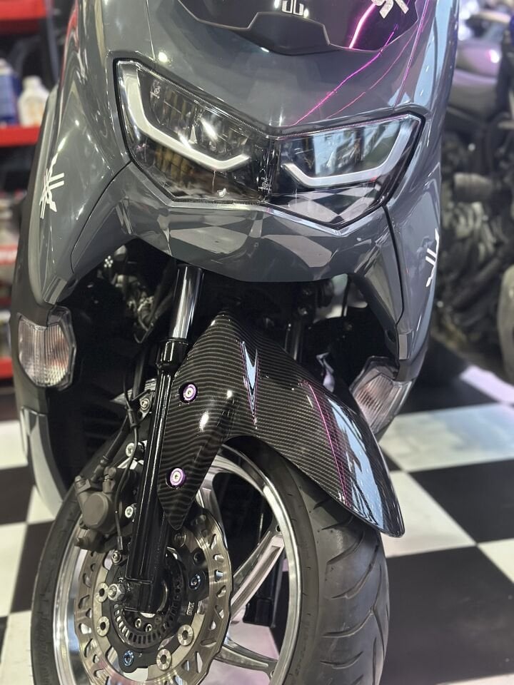 Nmax 125-155 2015-24 2.Model Karbon Ön Çamurluk