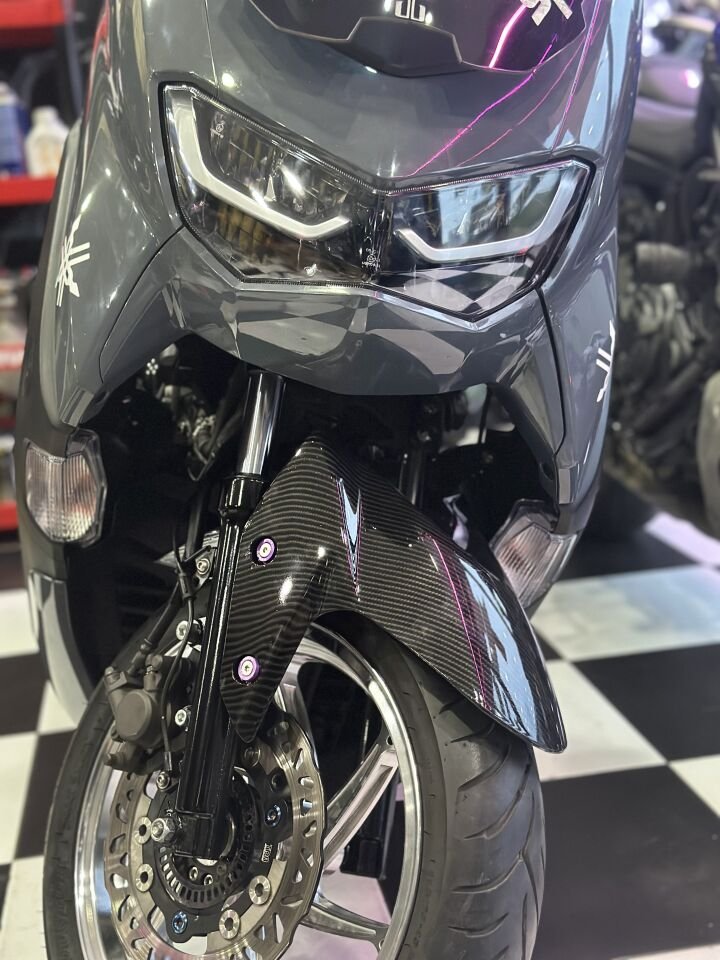 Nmax 125-155 2015-24 2.Model Karbon Ön Çamurluk