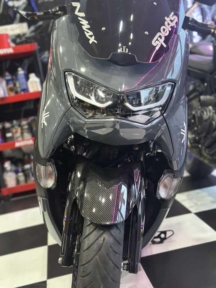 Nmax 125-155 2015-24 2.Model Karbon Ön Çamurluk