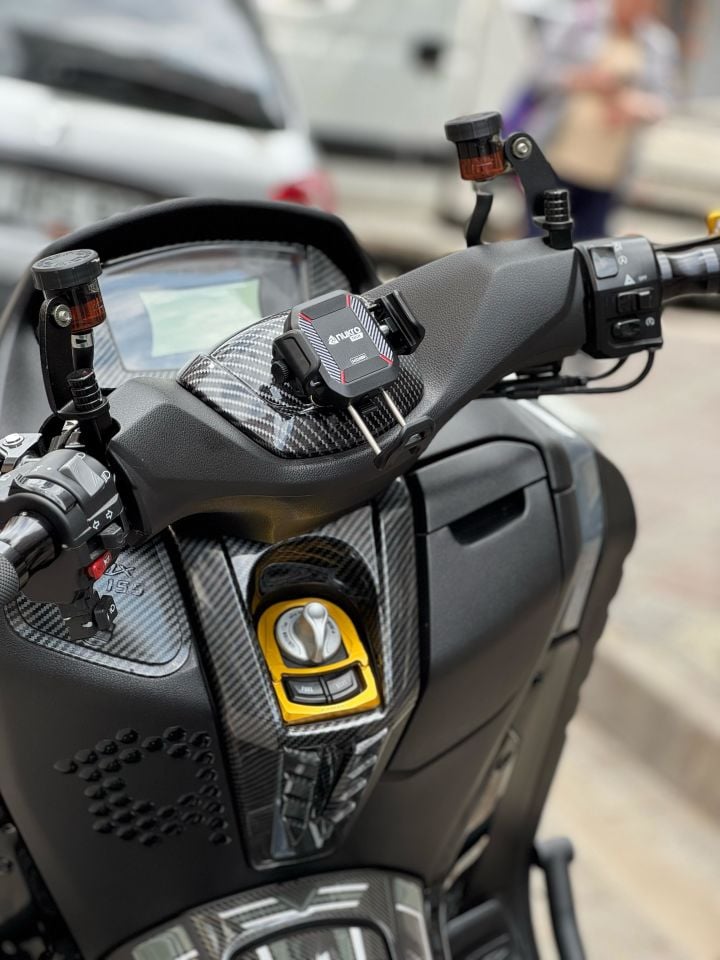 Nmax 125-155 2021-24 M33 Plus Karbon Şarjlı Tel Tutucu