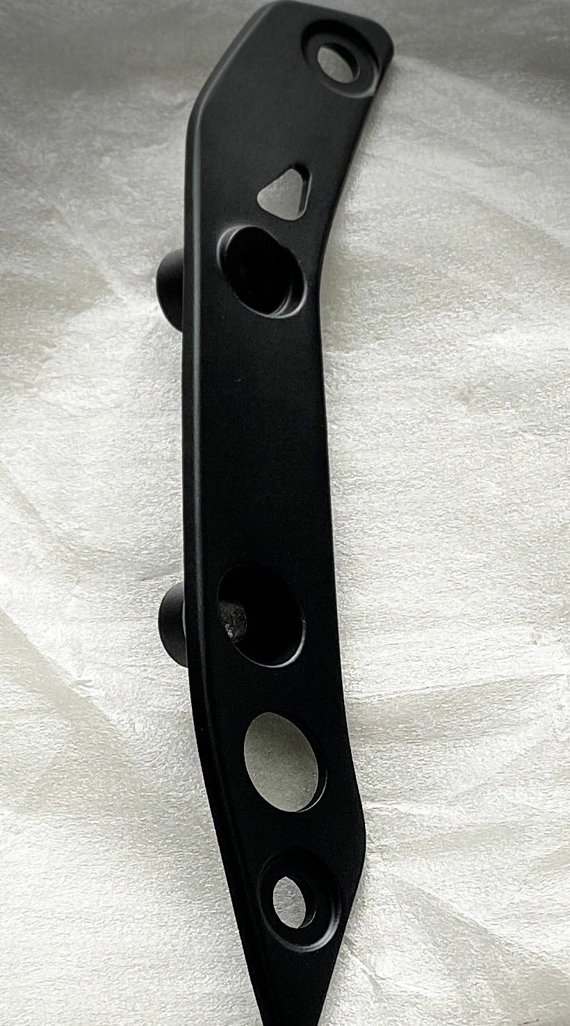 Xmax 2018-23 Orjinal Ön Cam Sağ Alt Tutucu B74F833200