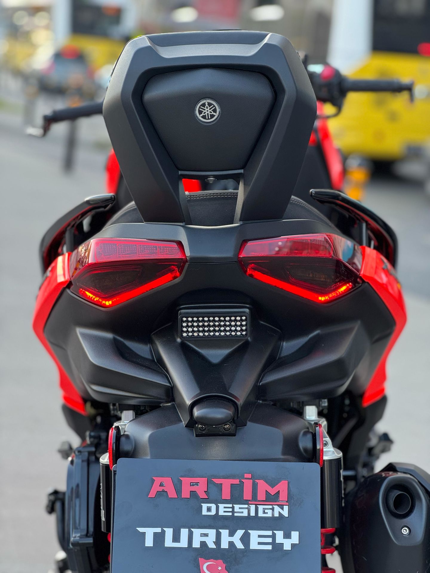 Xmax Tech-Max 250-300 2024-26 Orijinal Model Sissy Bar Sırt Dayama