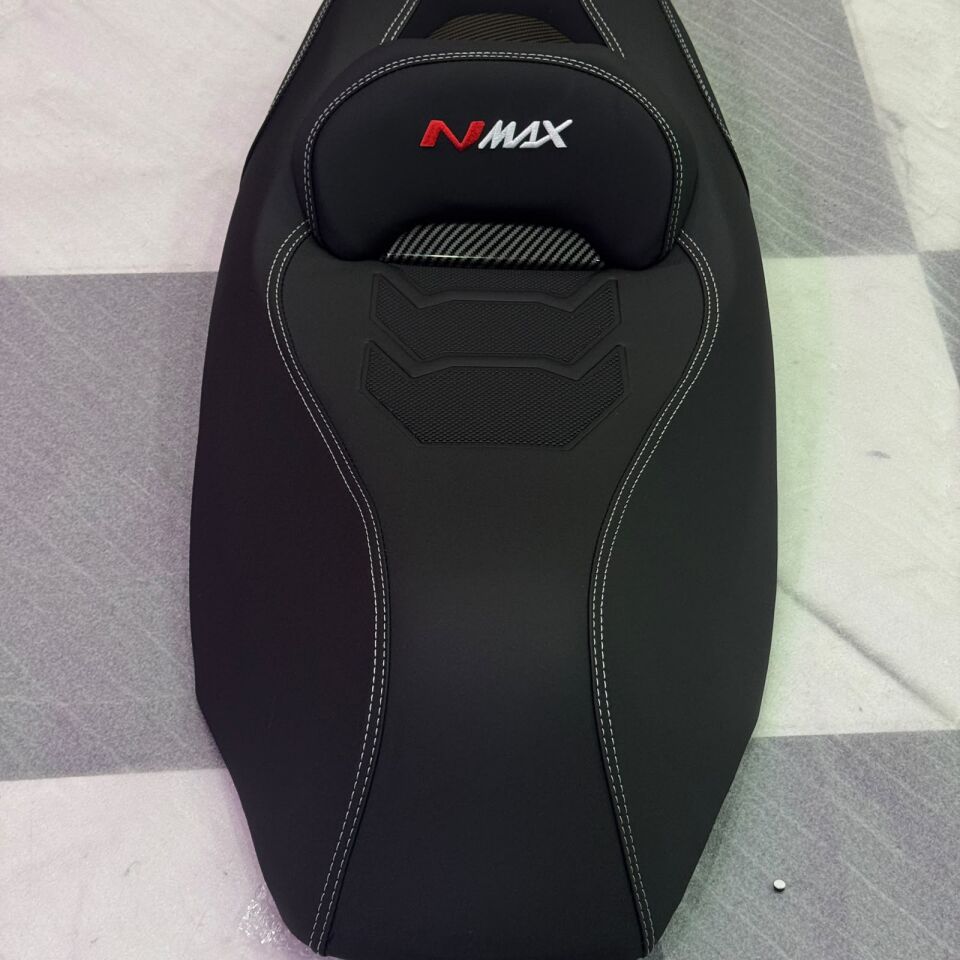 Nmax Tech-Max 125-155 2025-26 1.Model  Karbon Comfort Sele