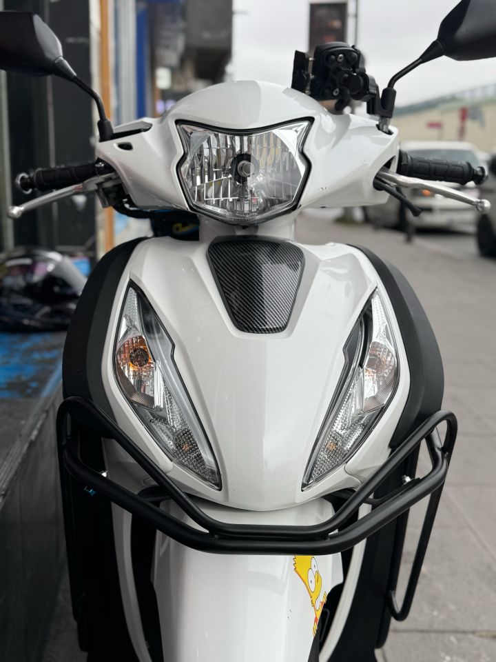 Honda Dio Far Üstü Kapak Karbon