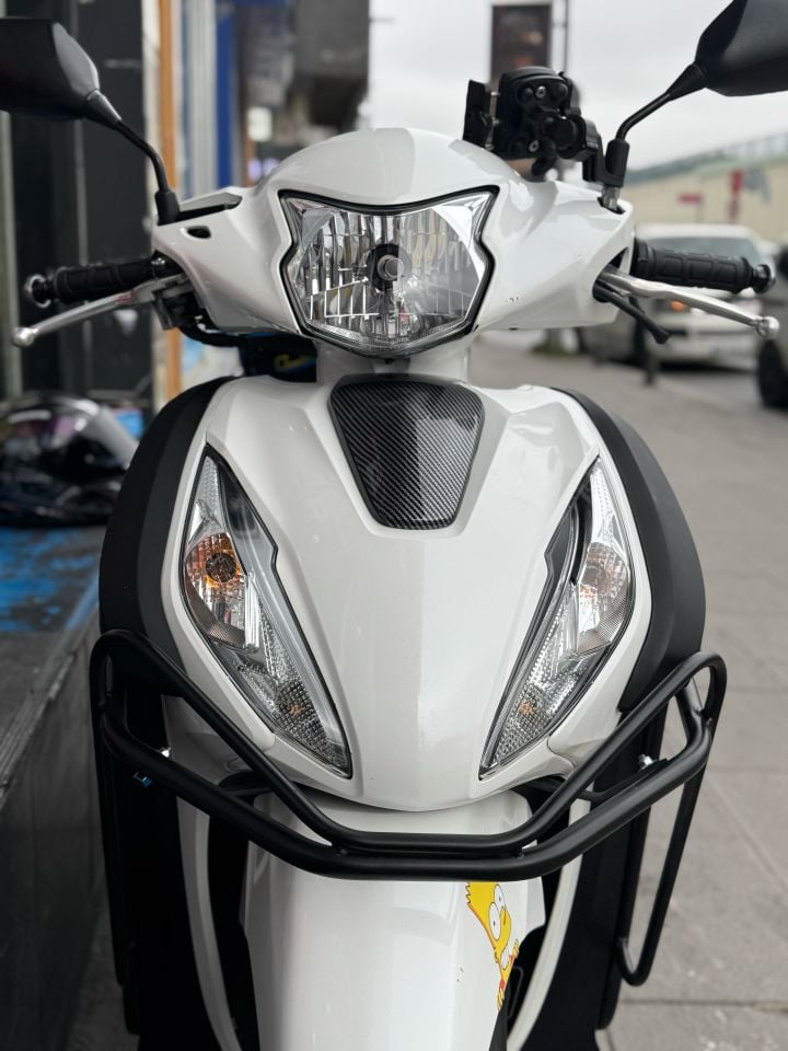 Honda Dio Far Üstü Kapak Karbon