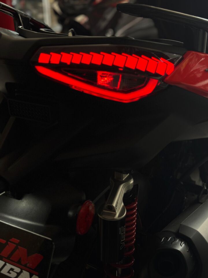 Xmax 250-300 Rgb  2024-25 Modifiye Ledli Stop