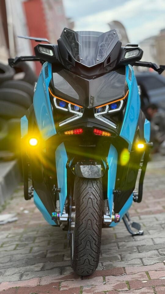 Xmax 250-300 2024-26 Art Model Spor Ön Cam Ve Braket Seti