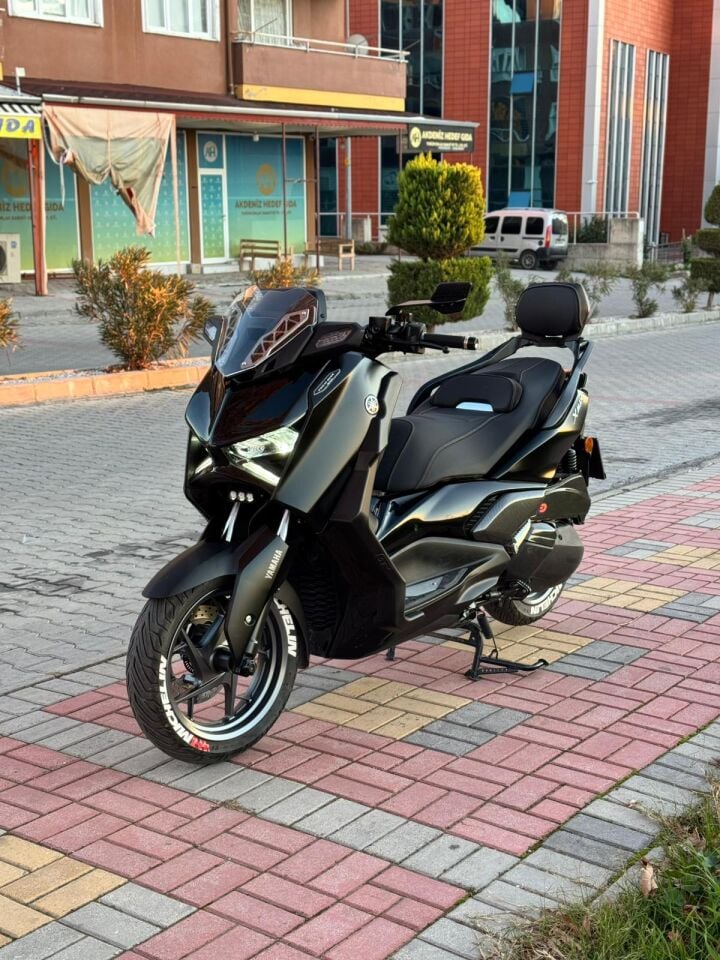 Xmax 250-300 2024 Art Model Spor Ön Cam Ve Braket Seti