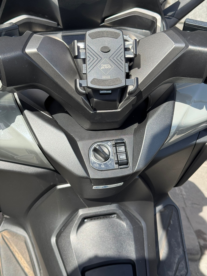Honda Forza 250 Kapaklı Gkn53 Telefon Tutucu