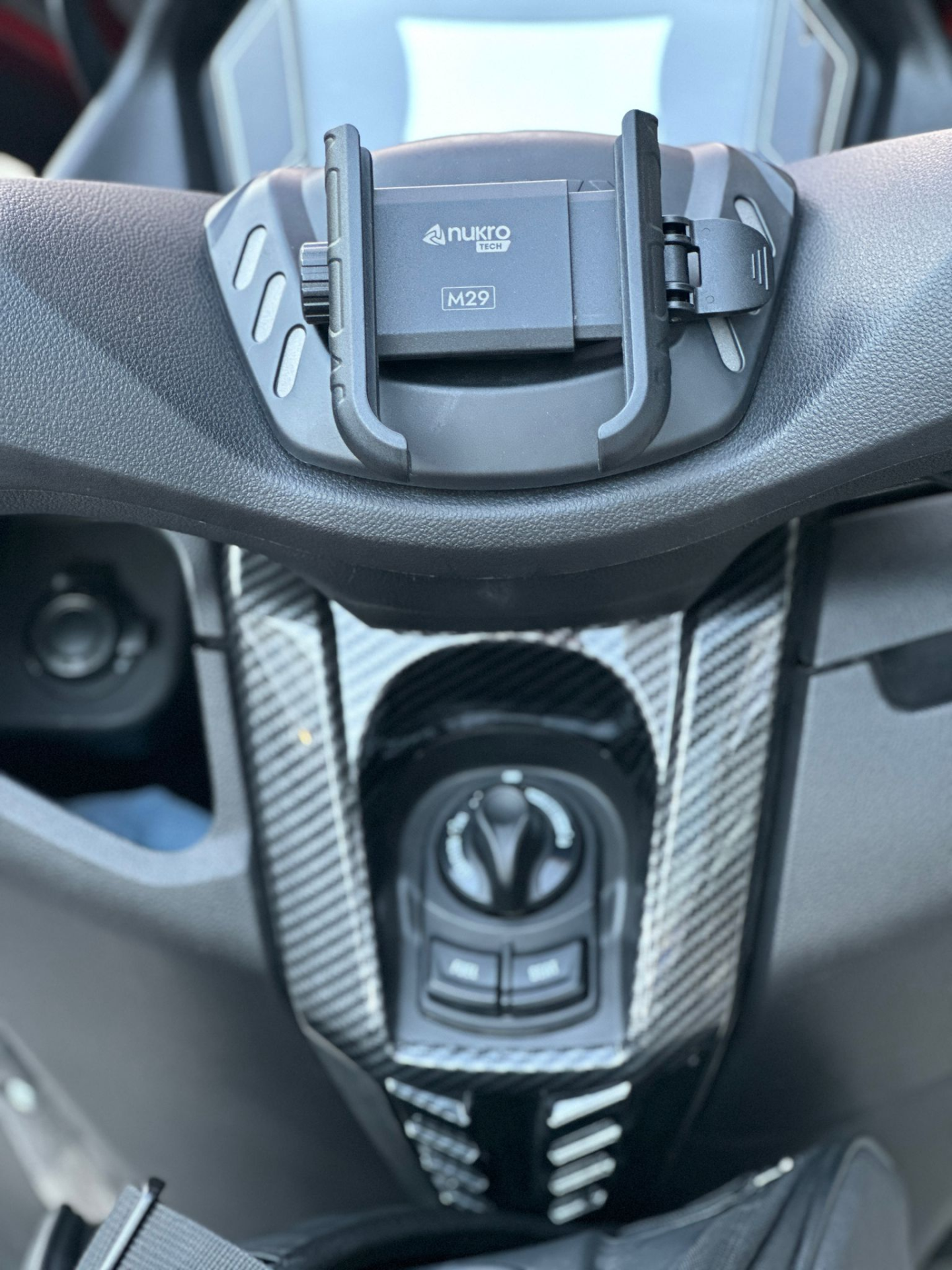 Nmax 2021-24 Kapaklı Telefon Tutucu M29