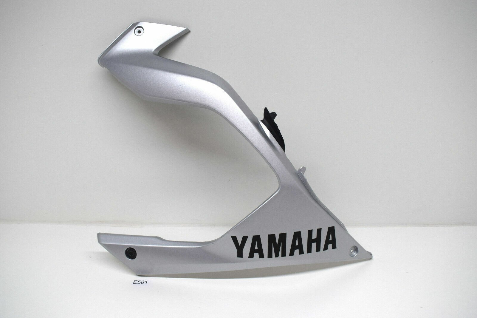 Yamaha Yzf R25 2014-2018 Orijinal Gri Sağ Alt Sakal 1WDXF83900P3