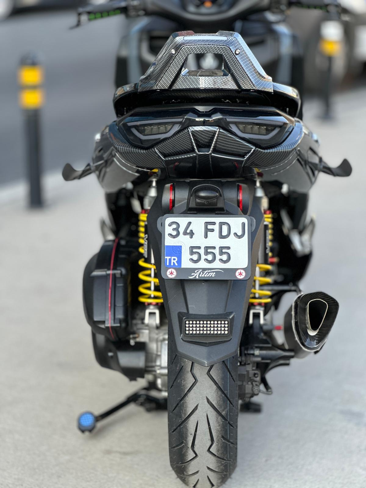 Nmax 125-155  2021-24 Sissy Bar Karbon Sırt Dayama