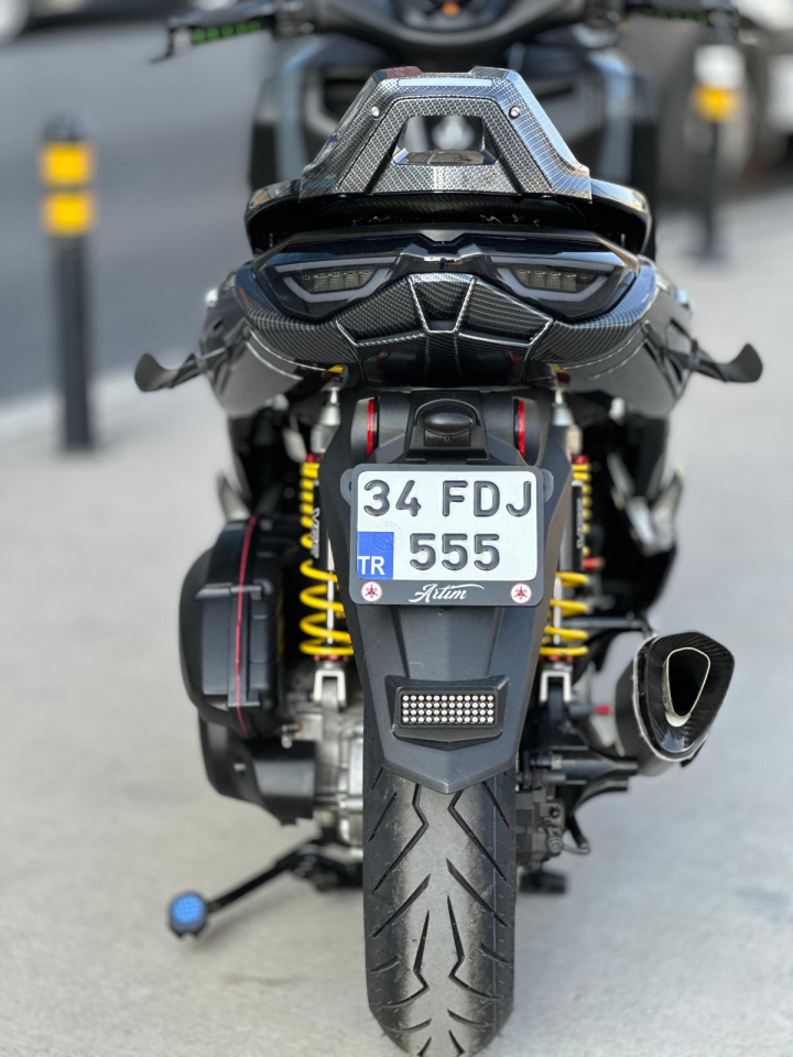 Nmax 125-155  2021-24 Sissy Bar Karbon Sırt Dayama