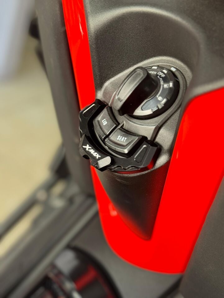 Xmax 250-300 2018-25 Akseuar Kontak Alt Kapak