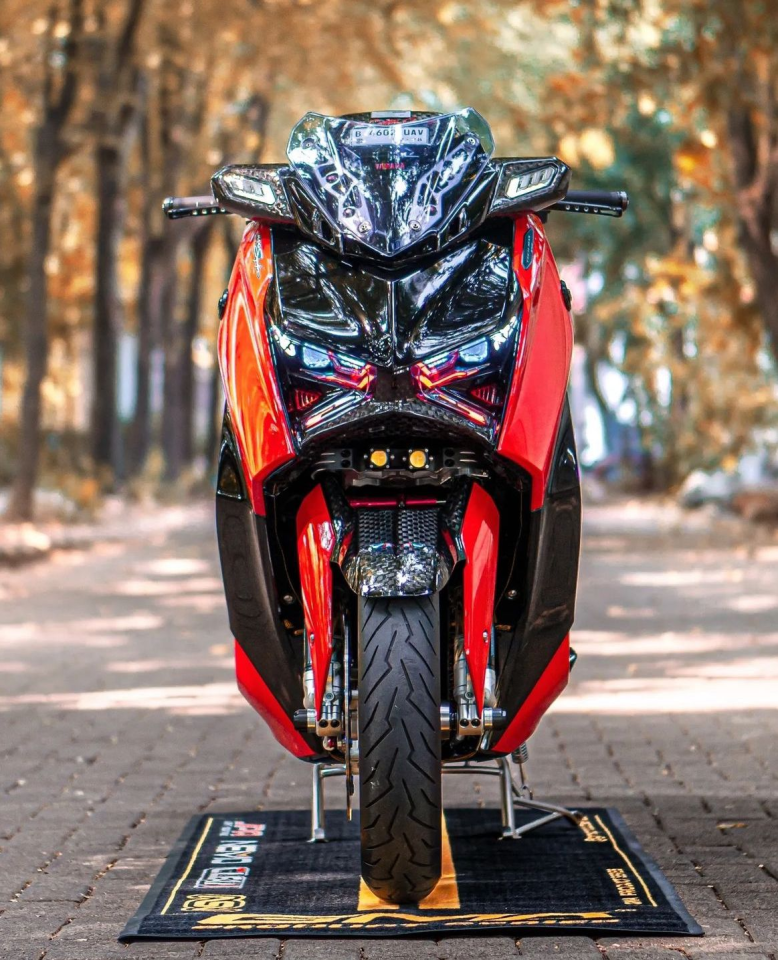 Xmax Tech-Max 250/300 2024-25 Sis Farı Bağlantı Aparatı