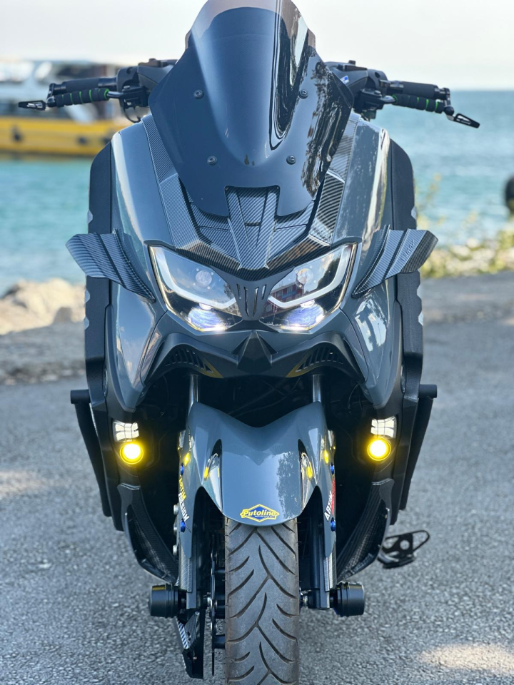 Nmax 125/155 21-24 Far Üstü Aksesuar Kapak