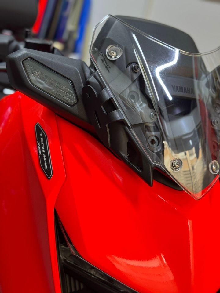 Xmax 250-2023-25 Dijital Kasa 2. Model R25 Karbon Kat.Uzun Ayna Seti