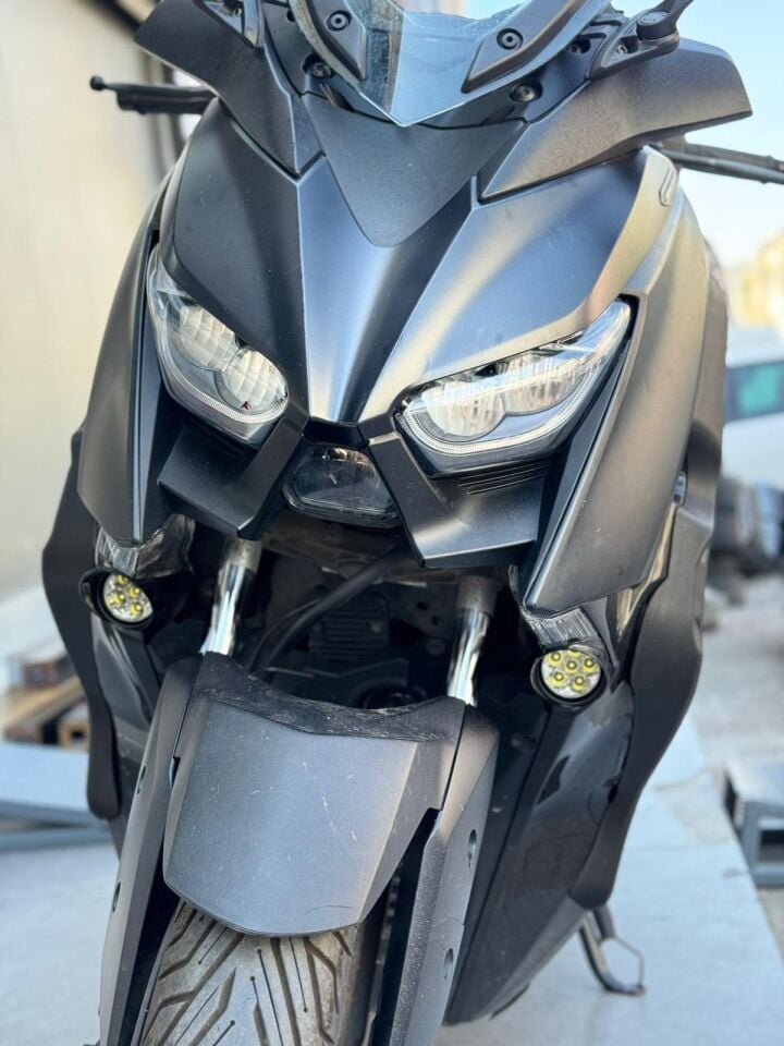 Xmax 250-300 2018-2023 Gövdeli Sinyal Ve Sis Farı
