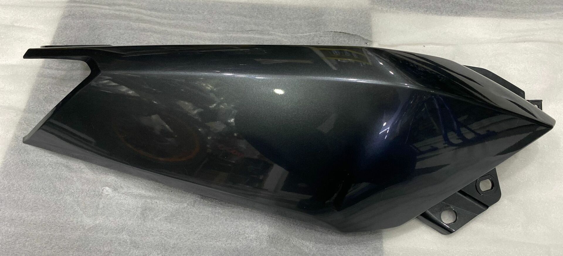 Xmax 400 2013-17 Orijinal Sağ Kuyruk Grenajı Parlak Gri 1SDF174100P5