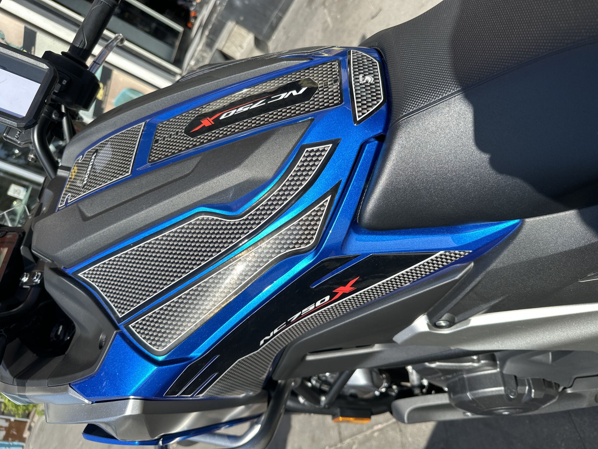 Honda Nc 750 X 2021-24 Tank Pad Seti 8/ Parça Karbon Kırmızı