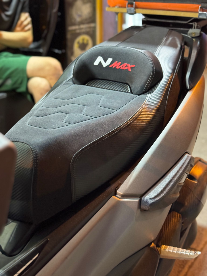 Nmax 125-155 2015-20 Comfort Sele Süet Karbon