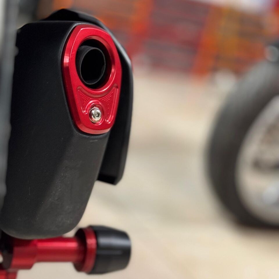 Xmax  250-300 2018-2024 Cnc Egzoz Ucu Dekor Kapak