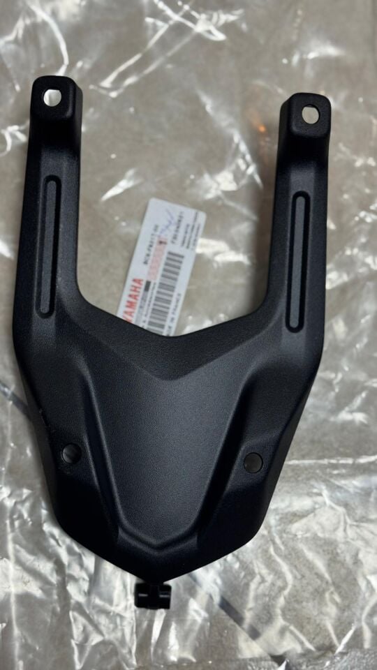 Tracer 700 2016-19 Ön Cam  Alt Panzot Tutucu BC6F831T00