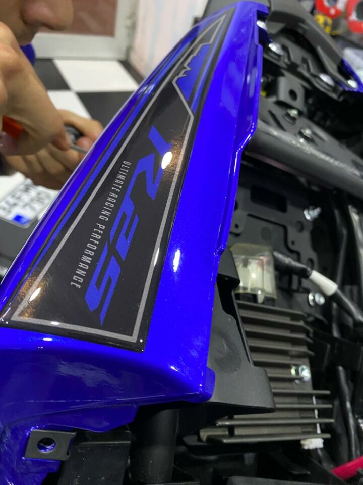 Yzf R25 2019-24 Mavi Tank Pad Seti 15 Parça