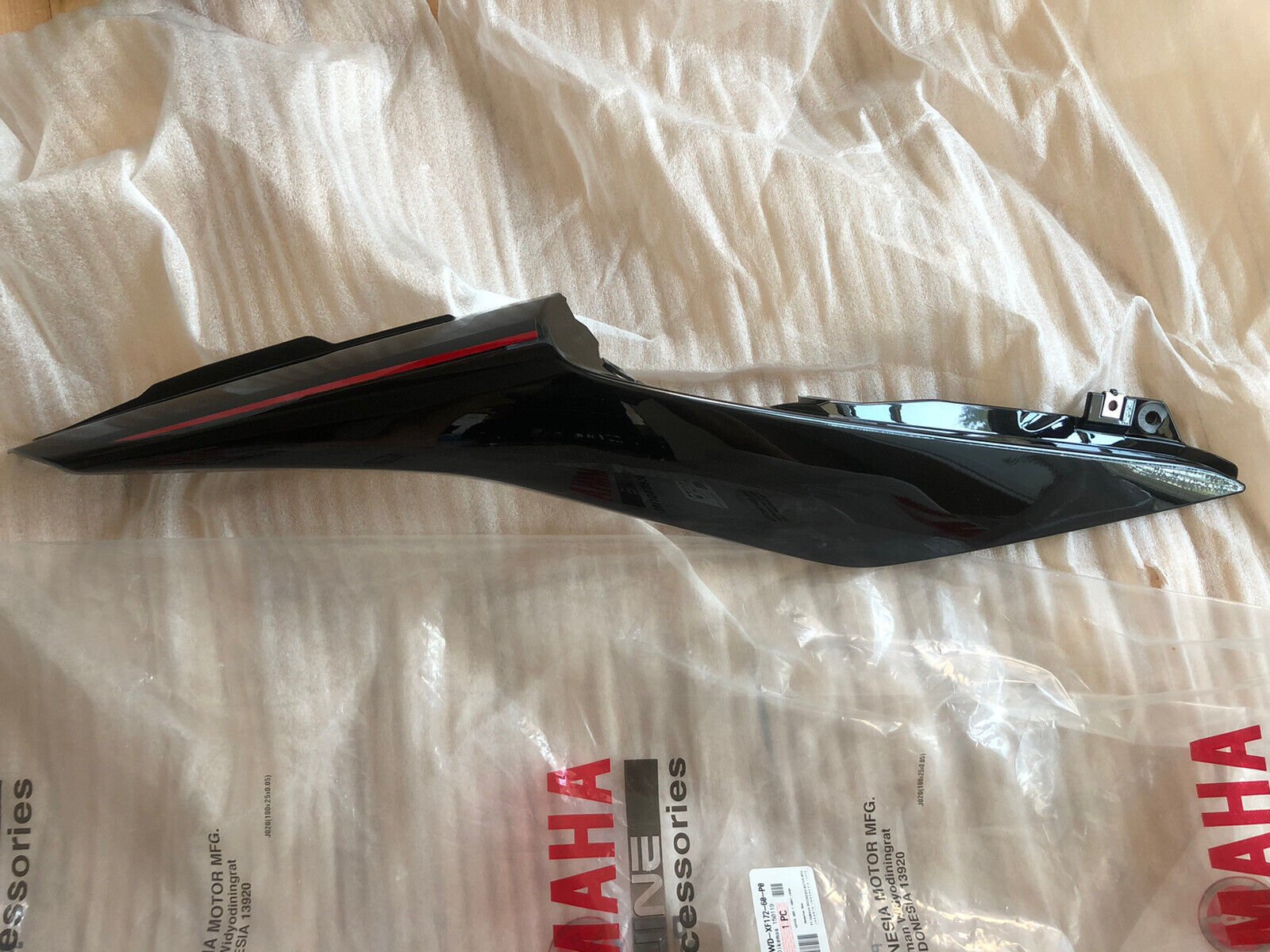 Yzf R25 2018 Orjinal Sağ Kuyruk Grenajı Parlak Siyah 1WDXF17260P0