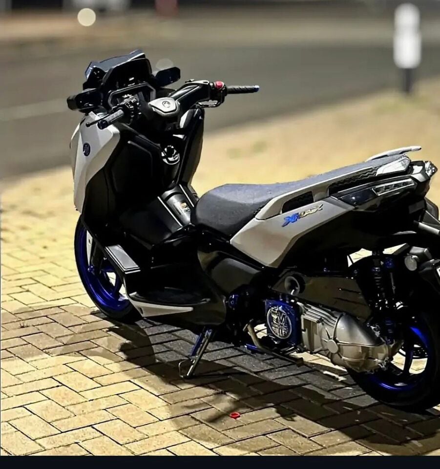 Modifiye Xmax 250-300 2018-26 P.Titanium Sele Logo Yazı