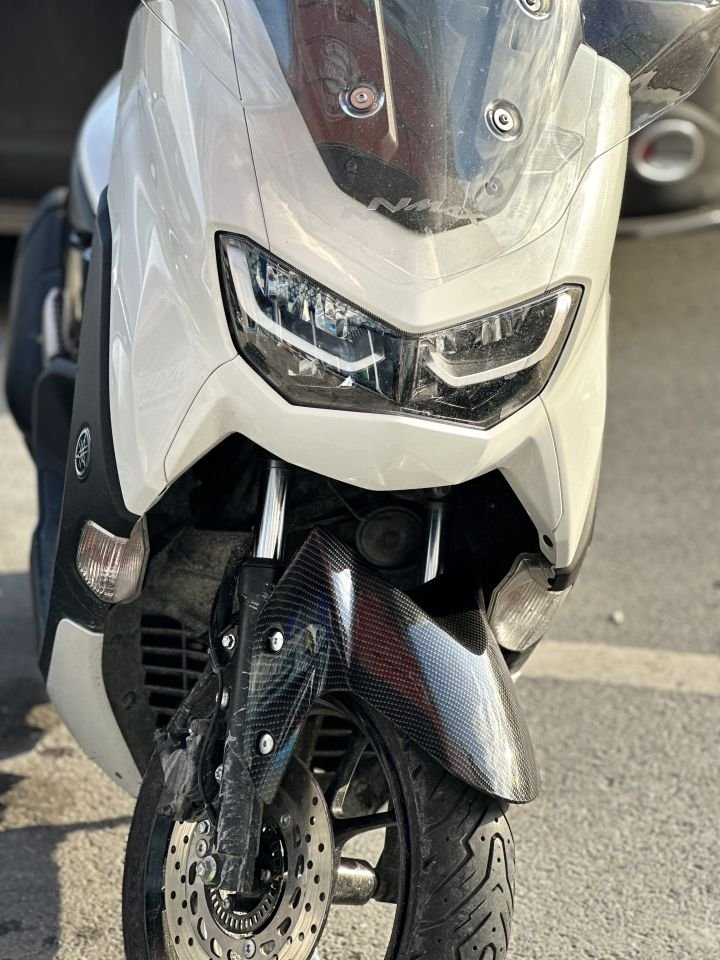 Nmax 125-155 Special Model Karbon Ön Çamurluk