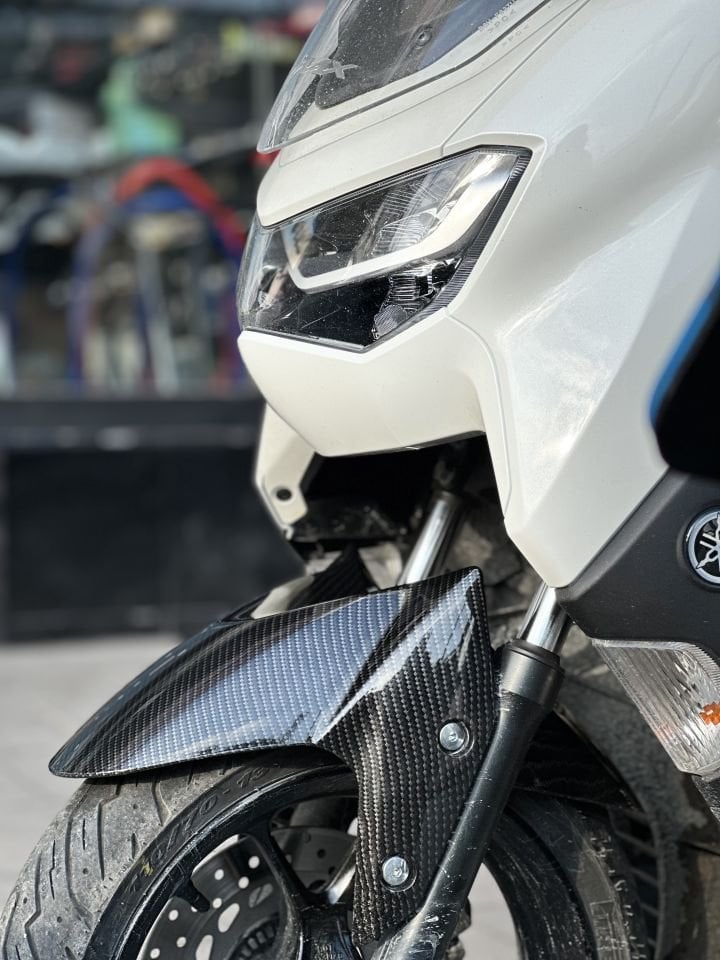 Nmax 125-155 Special Model Karbon Ön Çamurluk
