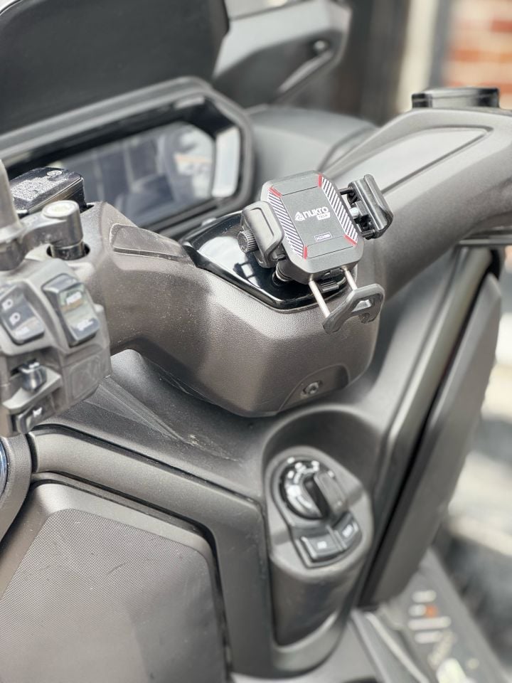 Xmax 250-300 2018-24 Şarjlı Wireless M33 Plus Telefon Tutucu