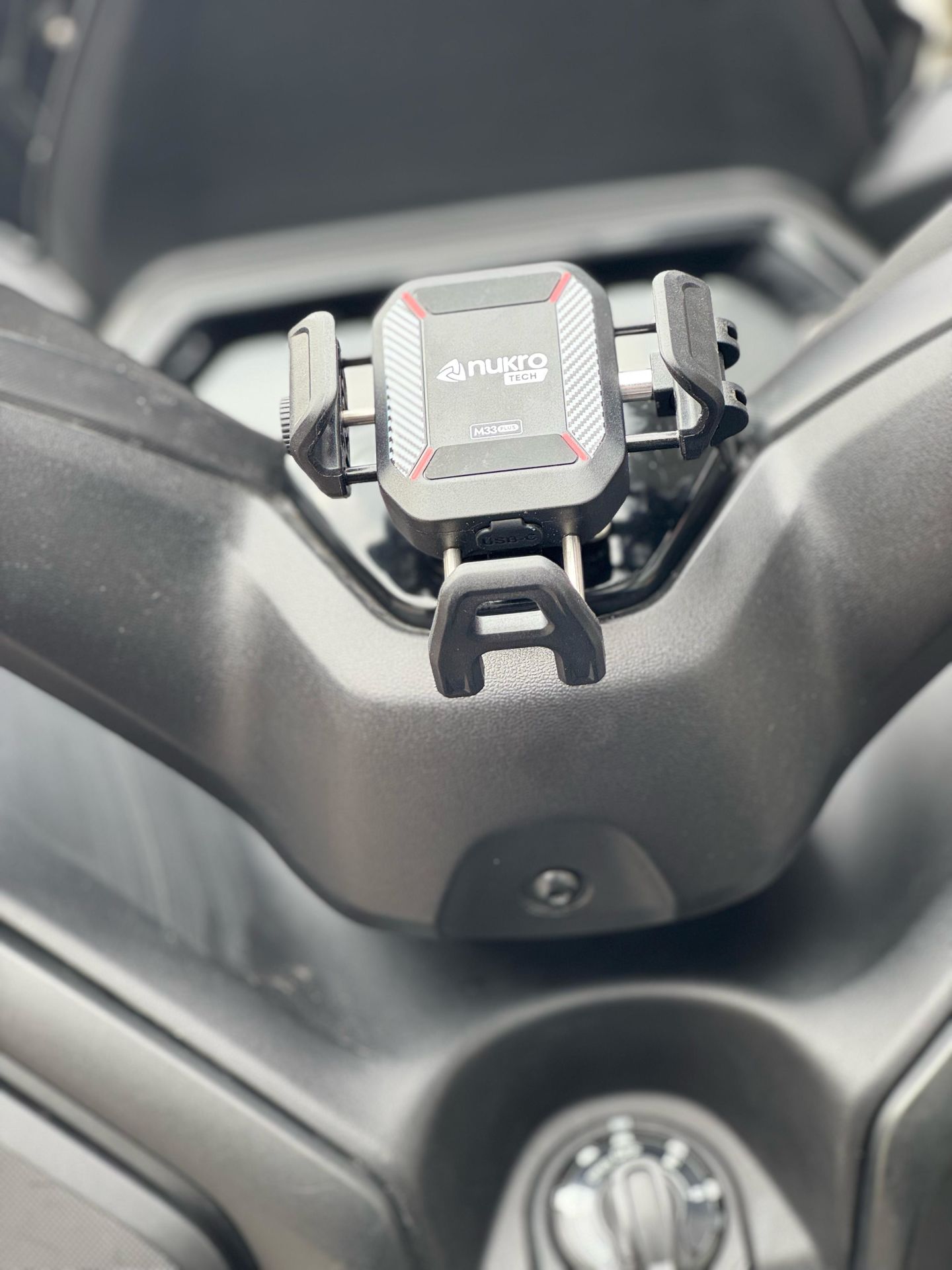 Xmax 250-300 2018-24 Şarjlı Wireless M33 Plus Telefon Tutucu