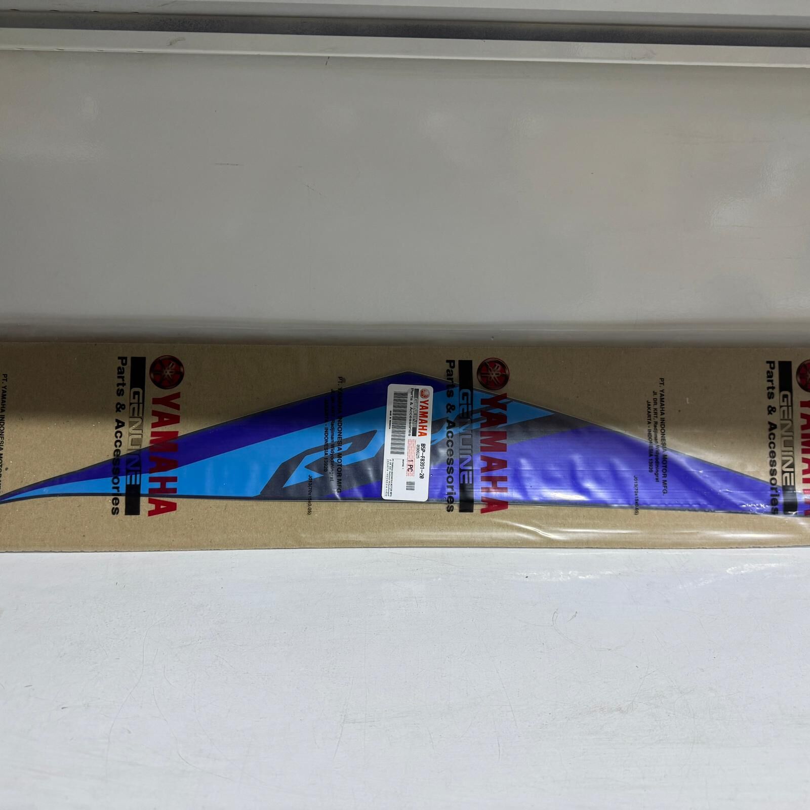 Yzf R25 2024 Mavi Grenaj Stıcker Sol B5PF83912000