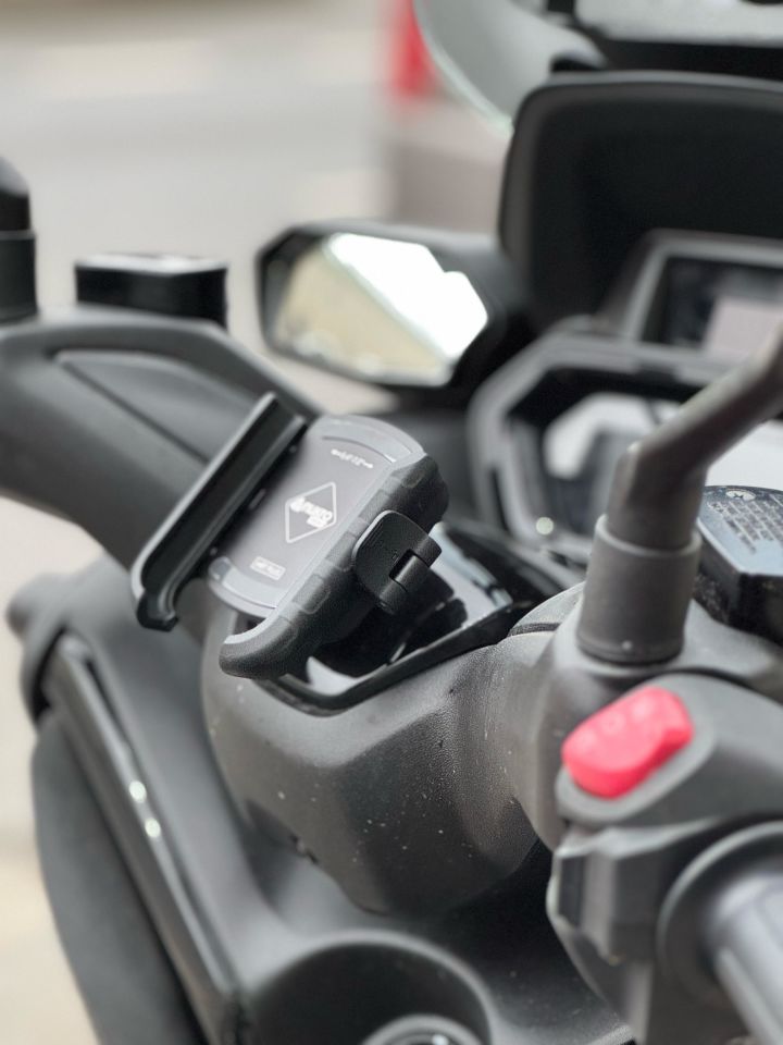 Xmax 2018-24 Pıona Black Art Plus Kapaklı Telefon Tutucu