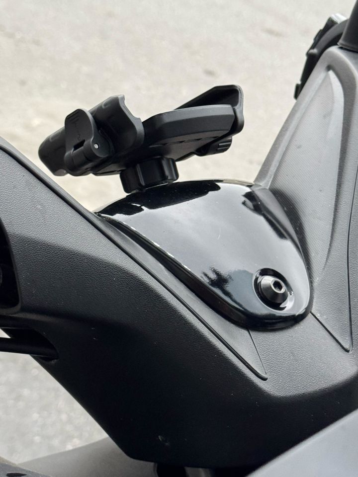 Xmax 2018-24 Pıona Black Art Plus Kapaklı Telefon Tutucu