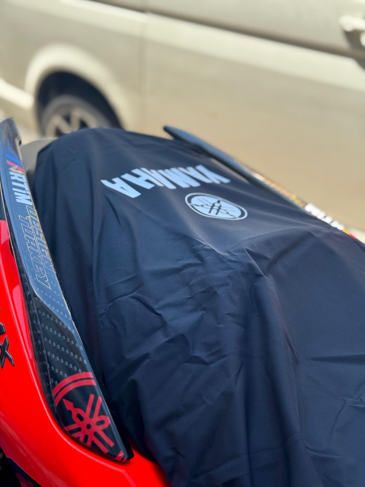 Xmax 250 Marka Logolu Su Geçirmez Sele Kılıfı