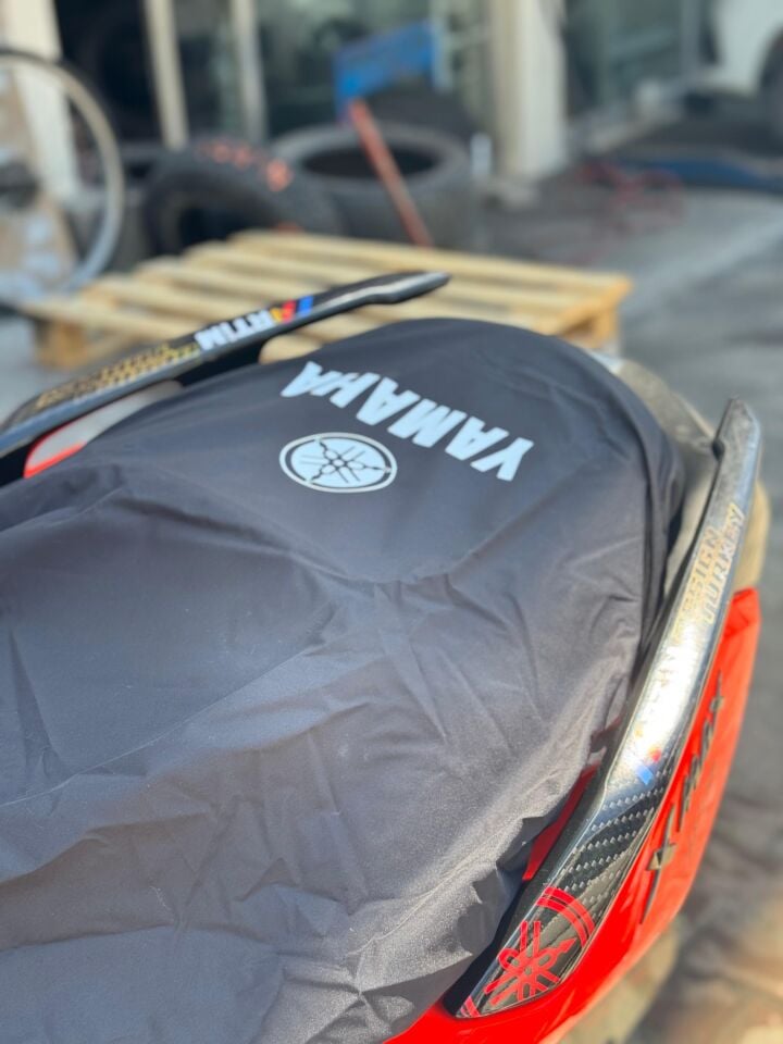 Xmax 250 Marka Logolu Su Geçirmez Sele Kılıfı