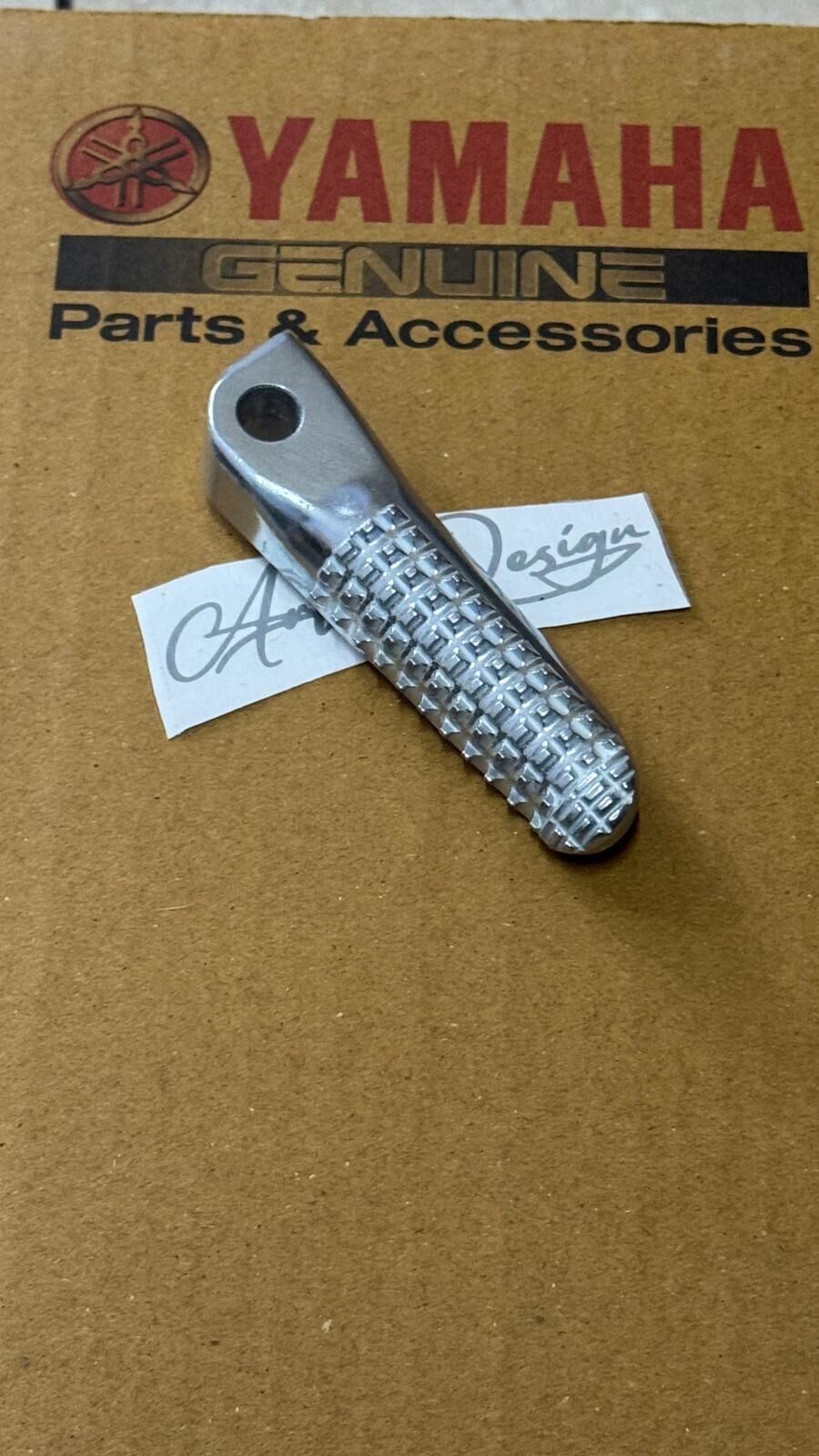 Yamaha R7 Sağ Arka Yolcu Basamak B3L2744100