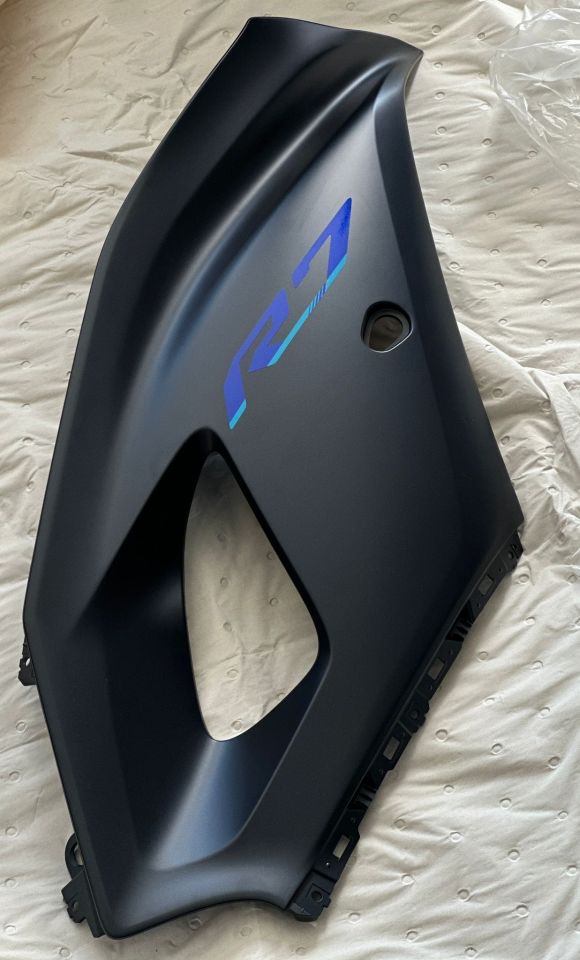 Orijinal Yzf R7 Sağ Sinyal Grenajı Mat Mavi BEBW283V00P0