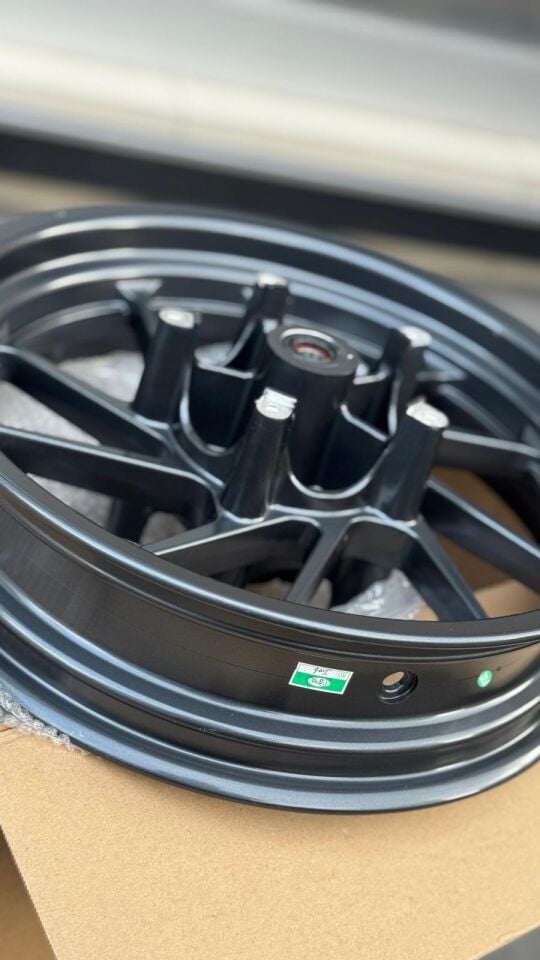 Xmax 400 Orijinal Ön Jant Füme BL1F516000