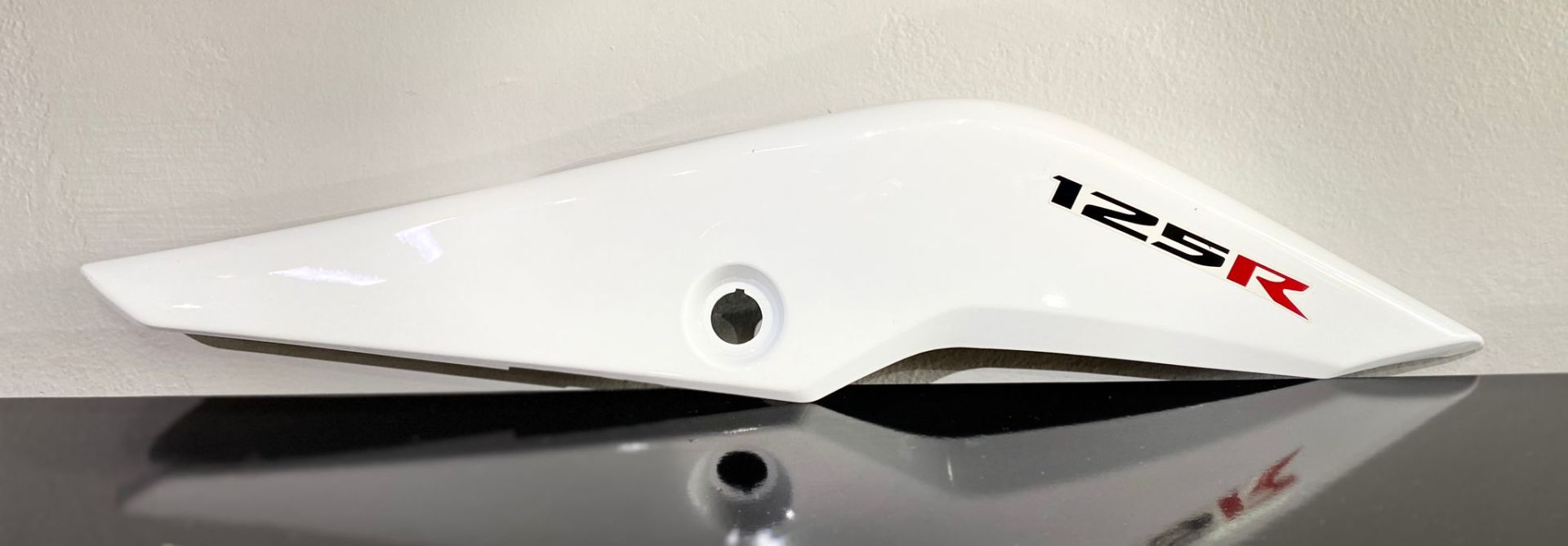 Honda Cbr 125 Orjinal Beyaz Sol Arka Kuyruk Grenajı 83680-KPP-T00ZC