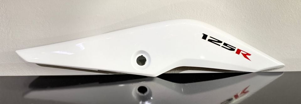 Honda Cbr 125 Orjinal Beyaz Sol Arka Kuyruk Grenajı 83680-KPP-T00ZC
