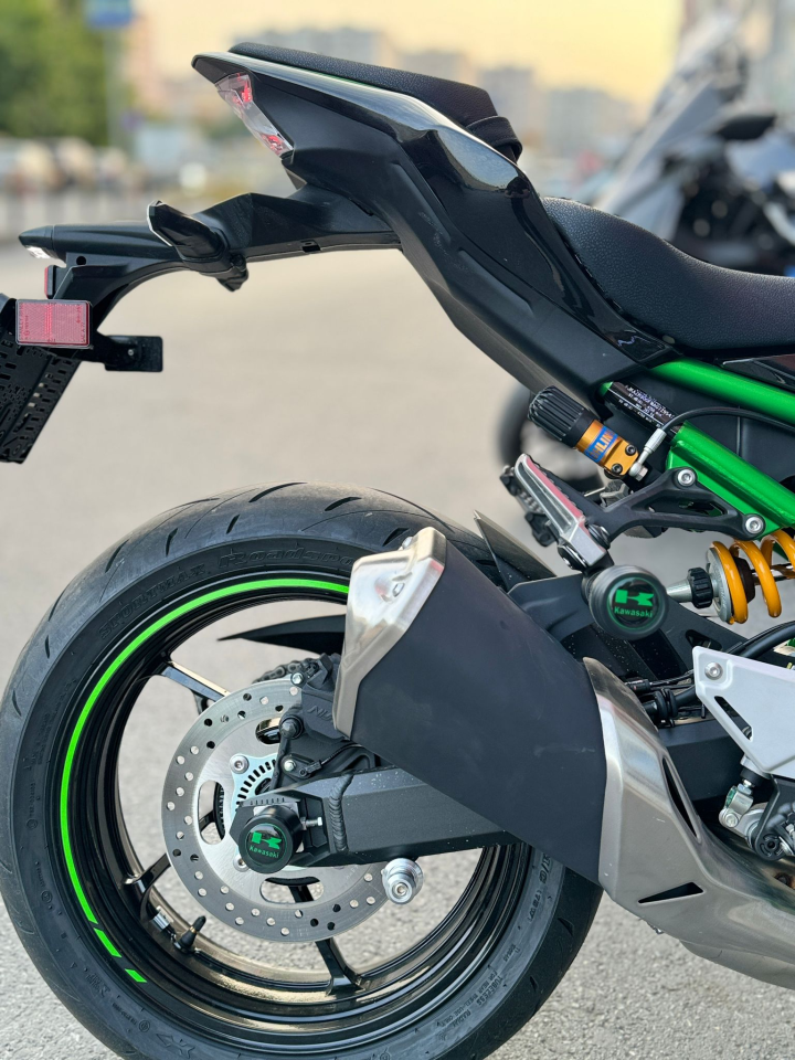 Kawasaki Z900 Ön Arka Aks Takozu