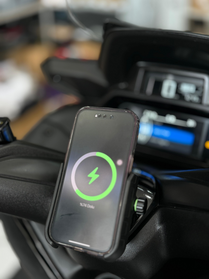 Kapaklı Wireless Telefon Tutucu X-Max N-Max