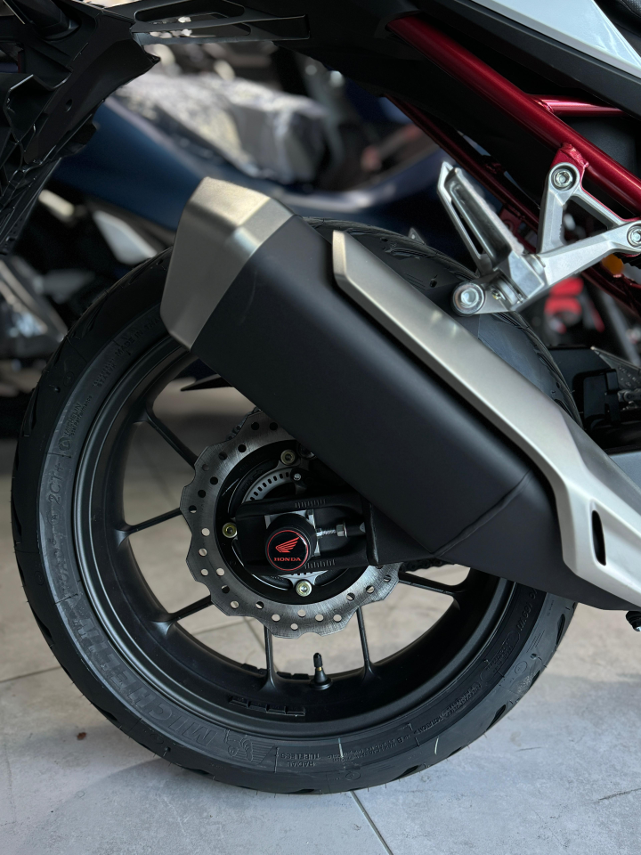 Hornet 750 Ön Arka Aks Koruma Takozu