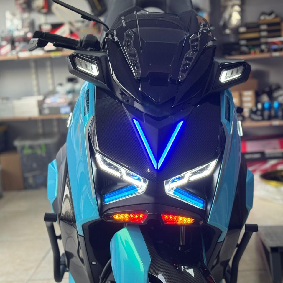 Xmax 250-300 2024-26 Ön V Led Işık