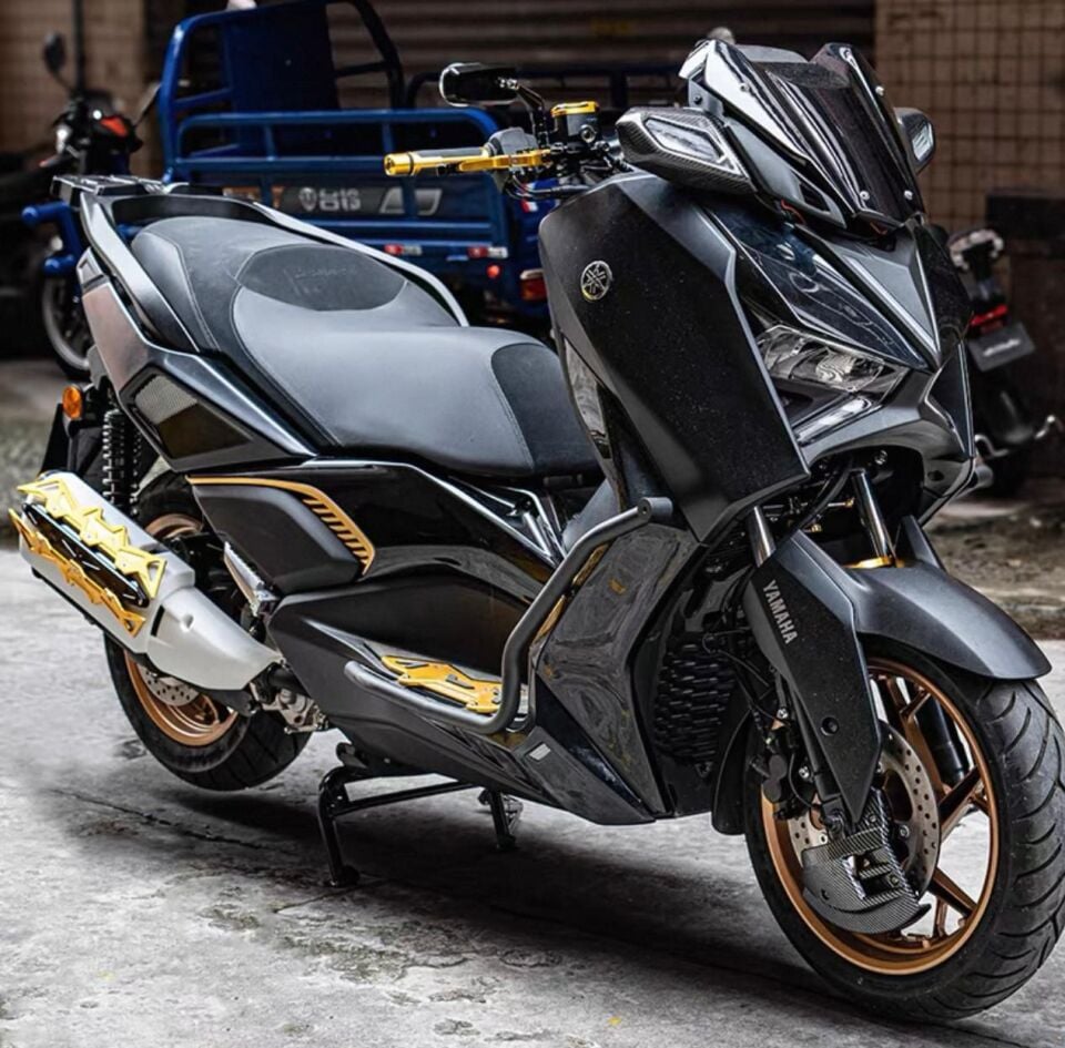 Xmax 250-300 Yan Izgara Damla Stıcker