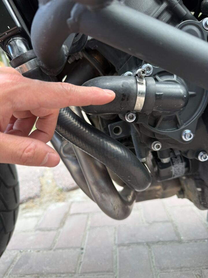 Tracer 900 Radyatör Hortumu 1RC125880000